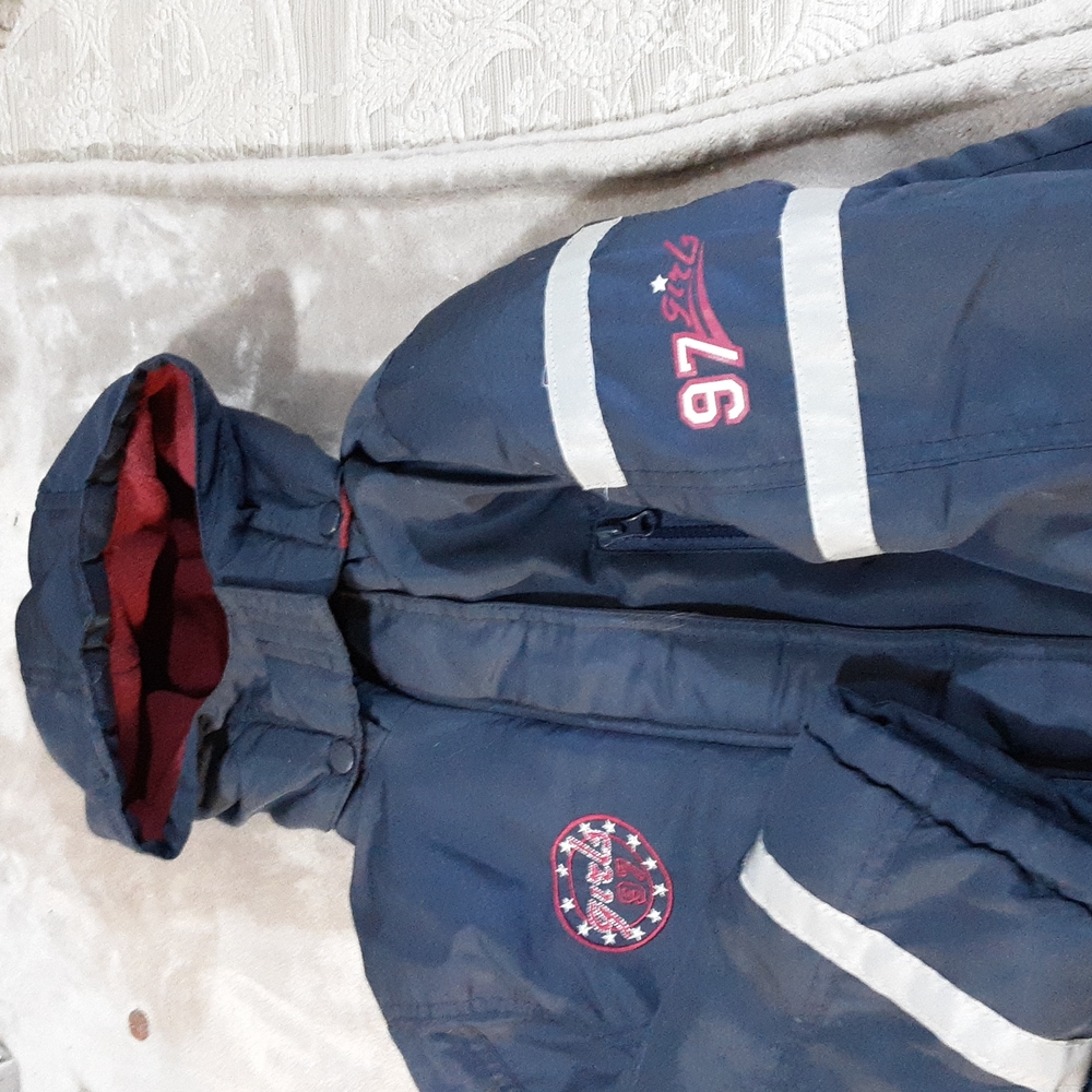 Coat - Picture 3 of 4